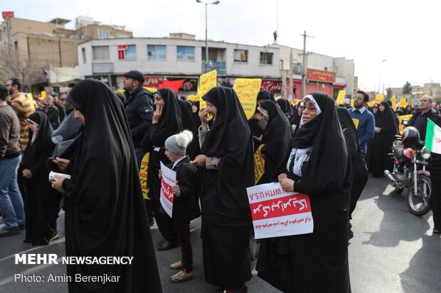 راهپیمایی مردم شیراز در محکومیت ترور شهید حاج قاسم سلیمانی