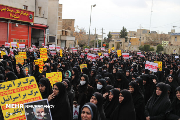 راهپیمایی مردم شیراز در محکومیت ترور شهید حاج قاسم سلیمانی