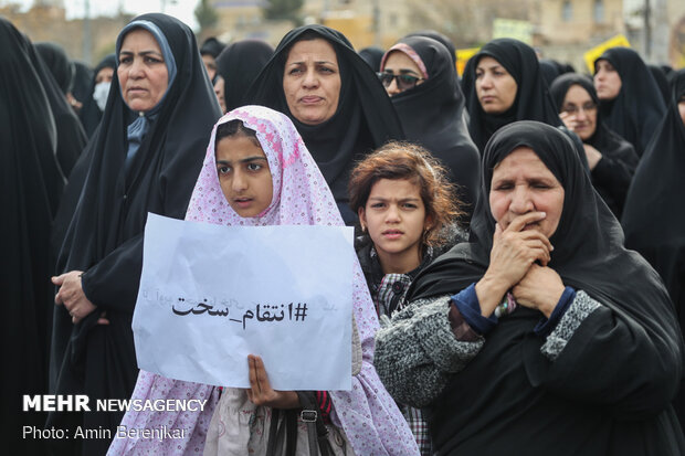 راهپیمایی مردم شیراز در محکومیت ترور شهید حاج قاسم سلیمانی