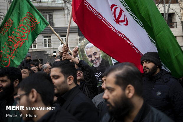 Protest in front of UN office in Tehran for Soleimani's assassination