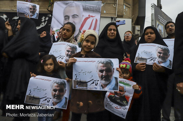 People hold rally in Ahvaz to condemn assassination of Gen. Soleimani