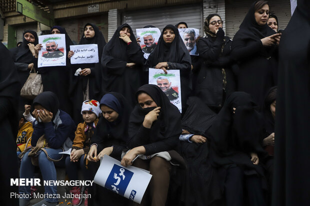 People hold rally in Ahvaz to condemn assassination of Gen. Soleimani