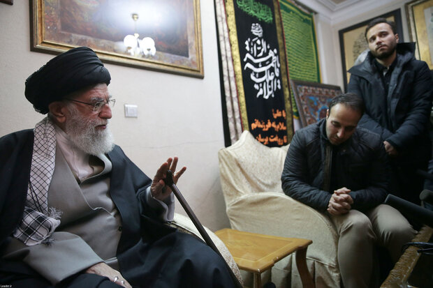 Leader's visit to family of martyr Gen. Soleimani