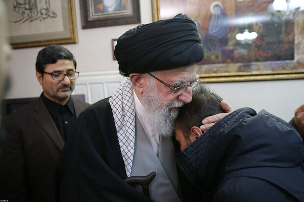 Leader's visit to family of martyr Gen. Soleimani