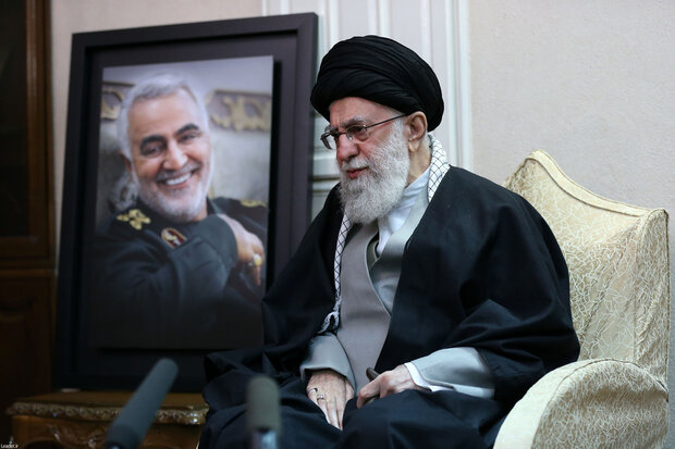 Leader's visit to family of martyr Gen. Soleimani