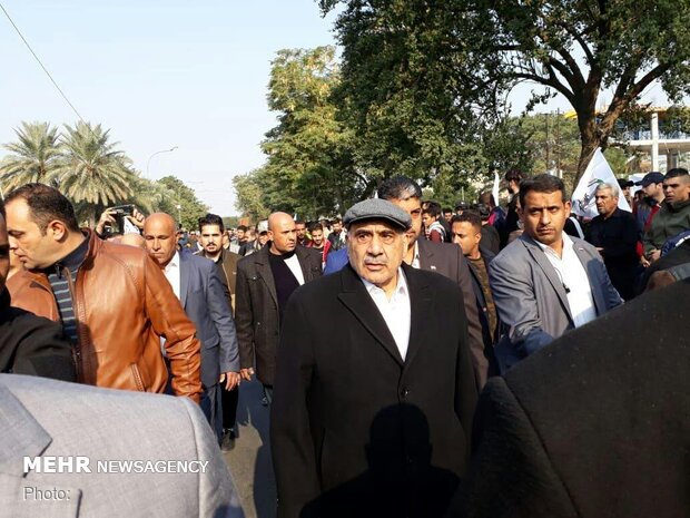 عراقی وزیر اعظم کی بغداد اور کاظمین میں شہید سلیمانی اور المہندس کی تشییع جنازہ میں شرکت
