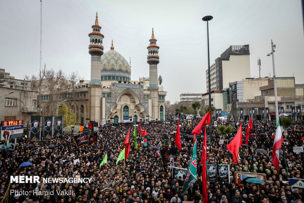 تجمع بزرگداشت شهید سپهبد قاسم سلیمانی در میدان فلسطین