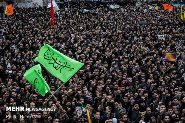 تجمع بزرگداشت شهید سپهبد قاسم سلیمانی در میدان فلسطین