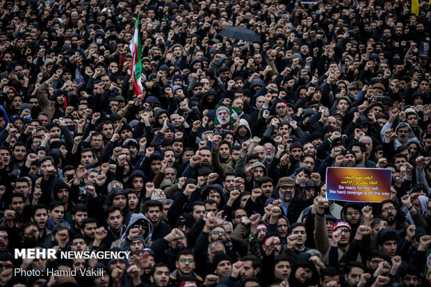 تجمع بزرگداشت شهید سپهبد قاسم سلیمانی در میدان فلسطین