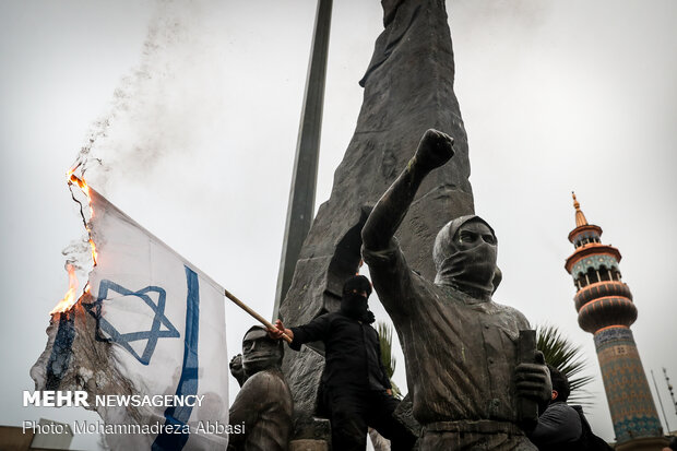 تجمع بزرگداشت شهید سپهبد قاسم سلیمانی در میدان فلسطین