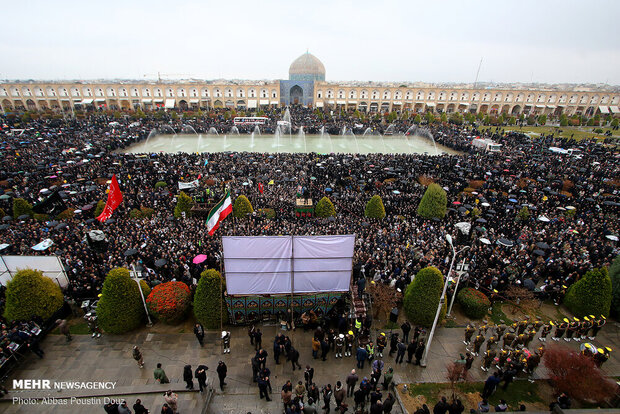 تجدید بیعت نصف جهان با سردار دلها/ بوی باران؛ عطر شهادت 