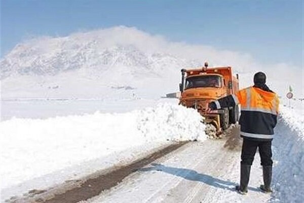 سطح جاده‌های همدان لغزنده است