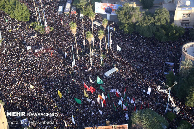 موج حضور مردم خیابان‌های اهواز را قفل کرد