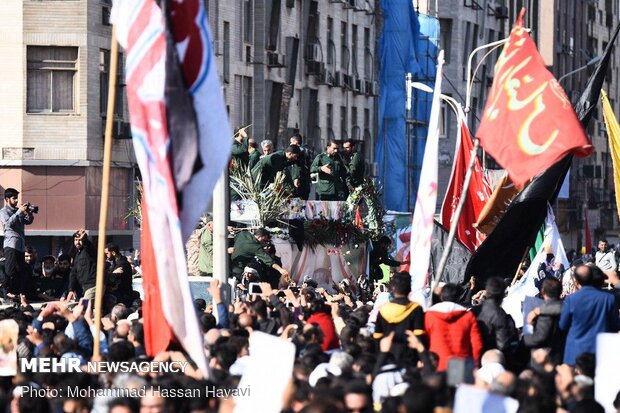 People in Ahvaz participate at funeral procession of martyr Lt. Gen. Soleimani
