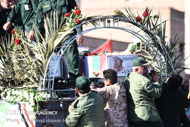 People in Ahvaz participate at funeral procession of martyr Lt. Gen. Soleimani
