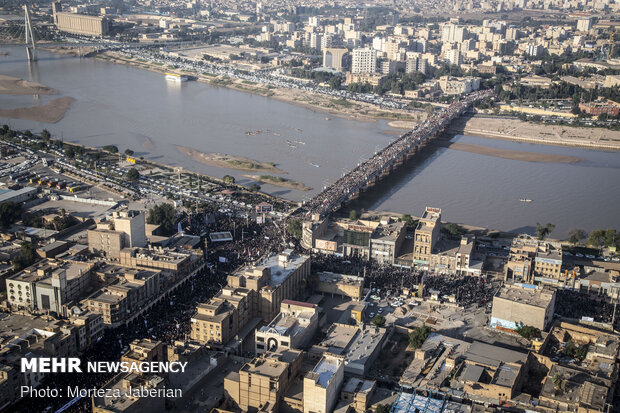 تصاویر هوایی از تشییع شهید سپهبد سلیمانی در اهواز