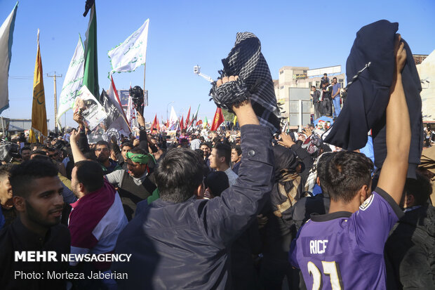 People in Ahvaz participate at funeral procession of martyr Lt. Gen. Soleimani
