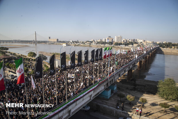 People in Ahvaz participate at funeral procession of martyr Lt. Gen. Soleimani
