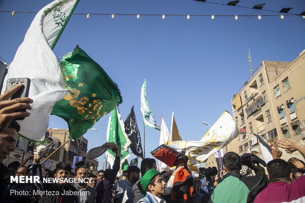 People in Ahvaz participate at funeral procession of martyr Lt. Gen. Soleimani
