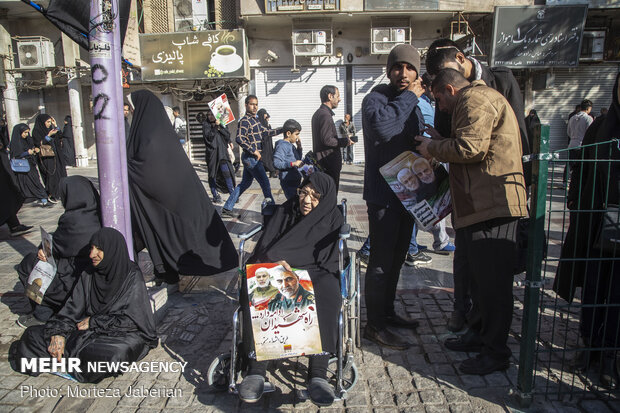 People in Ahvaz participate at funeral procession of martyr Lt. Gen. Soleimani
