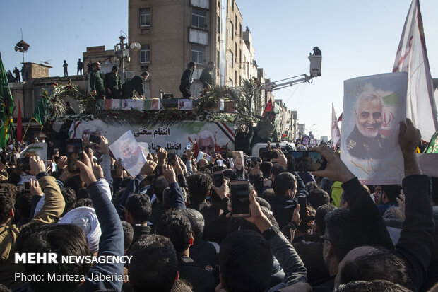 People in Ahvaz participate at funeral procession of martyr Lt. Gen. Soleimani
