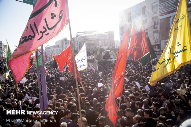 People in Ahvaz participate at funeral procession of martyr Lt. Gen. Soleimani
