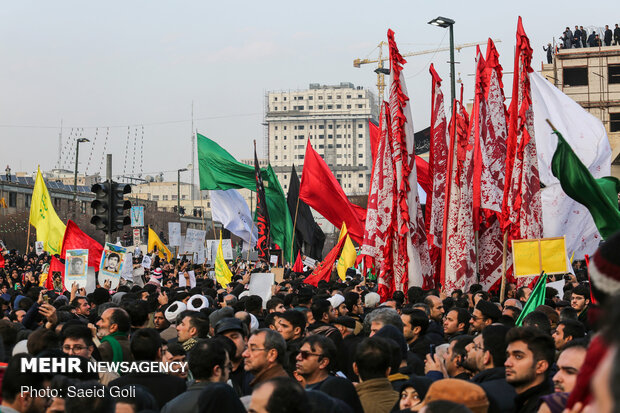 تشییع پیکر شهید سپهبد قاسم سلیمانی در مشهد مقدس