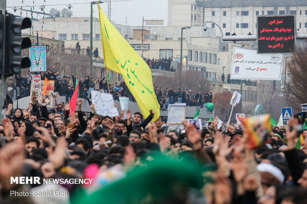 تشییع پیکر شهید سپهبد قاسم سلیمانی در مشهد مقدس