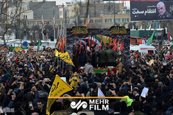 Tahran halkı Şehit Süleymani'ye yönelik suikastı kınadı