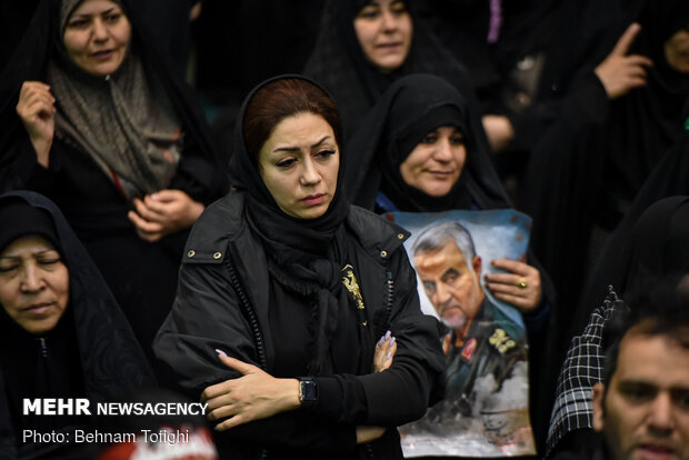 Massive turnout of mourners in Tehran’s Mosalla for funeral procession of Gen. Soleimani