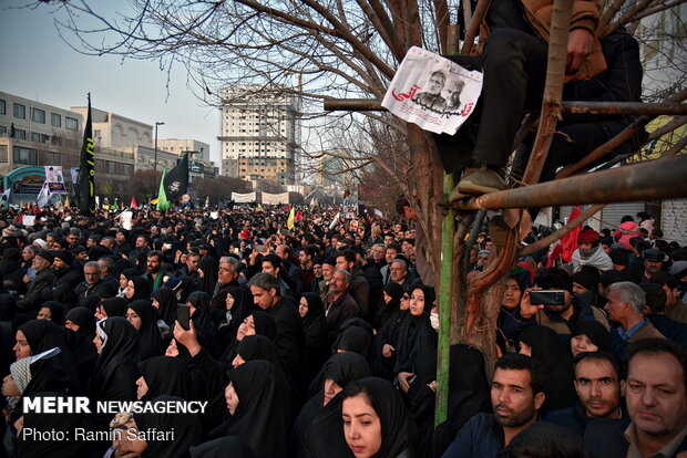 تشییع پیکر شهید سپهبد قاسم سلیمانی در مشهد مقدس