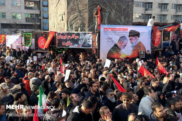Korgneral Süleymani'nin Tahran'daki cenaze töreninden fotoğraflar