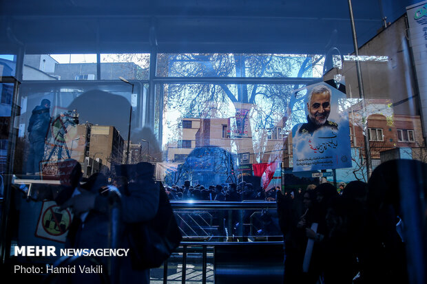 Packed crowds attend funeral procession of Lt. Gen. Soleimani in Tehran
