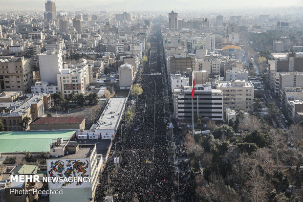 تصاویر هوایی از تشییع شهید سپهبد سلیمانی در تهران