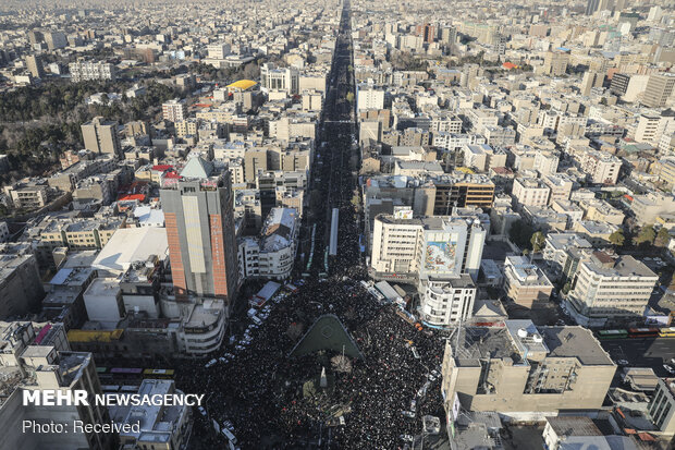 تصاویر هوایی از تشییع شهید سپهبد سلیمانی در تهران