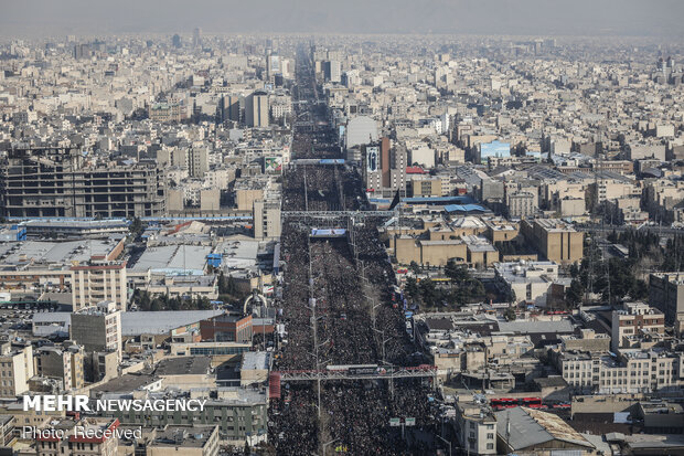 تصاویر هوایی از تشییع شهید سپهبد سلیمانی در تهران