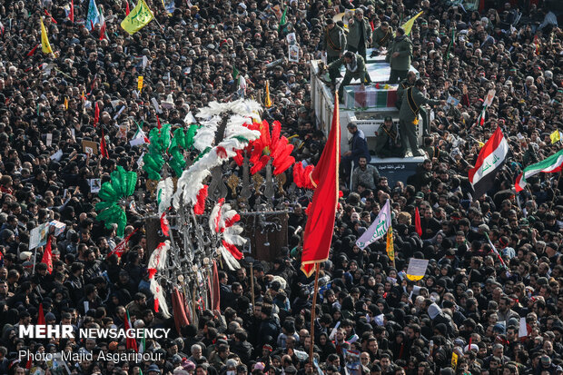 سیل خروشان مردم تهران در مراسم تشییع شهید سپهبد سلیمانی