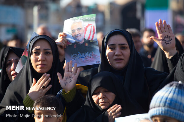 People commemorate Gen. Soleimani in Yazd