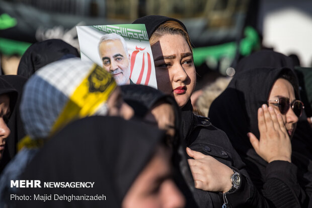 People commemorate Gen. Soleimani in Yazd