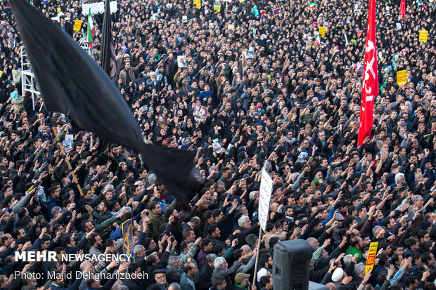 People commemorate Gen. Soleimani in Yazd