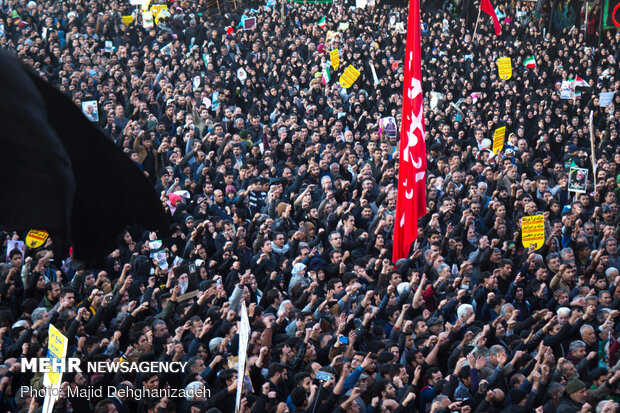 People commemorate Gen. Soleimani in Yazd