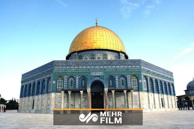 اقامه نماز جماعت در قدس 