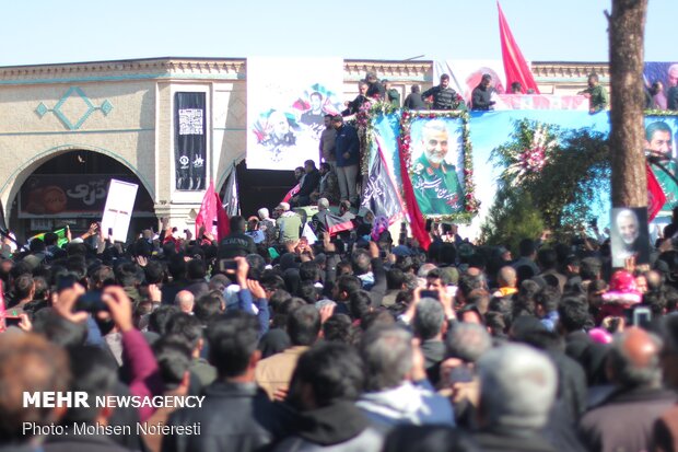 امدادرسانی هلال احمر به مصدومان مراسم تشییع پیکر حاج قاسم سلیمانی