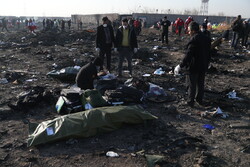 اجساد حادثه سقوط‌ هواپیما به پزشکی قانونی منتقل شد