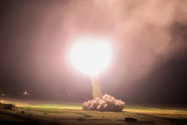 ده‌ها موشک ایرانی به پایگاه آمریکایی «عین‌الاسد» در عراق شلیک شد