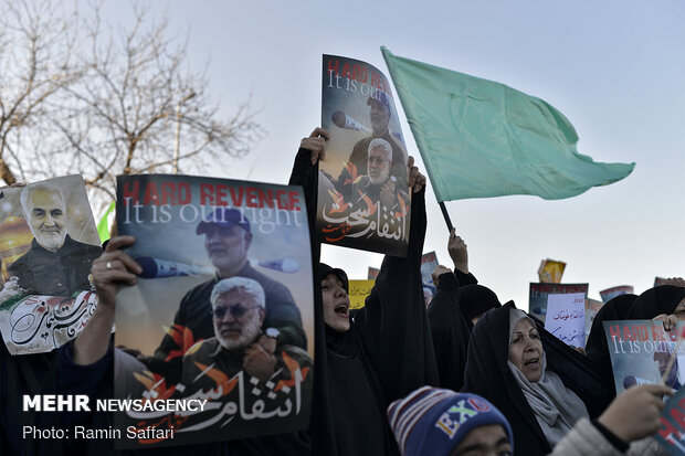 People in Mashhad announce support IRGC' airstrikes