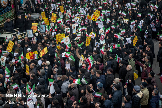 تجمع مردمی درحمایت از آغاز انتقام سخت در تبریز