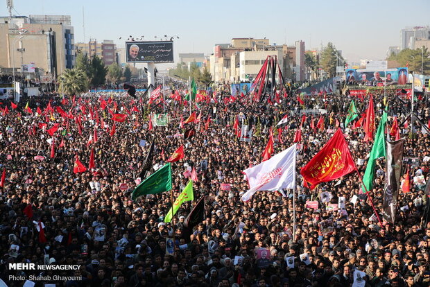 هنوز گفتمان انقلاب اسلامی اولویت مردم ایران است