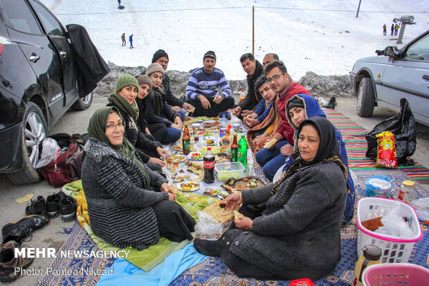 تفریحات برفی در بام ایران