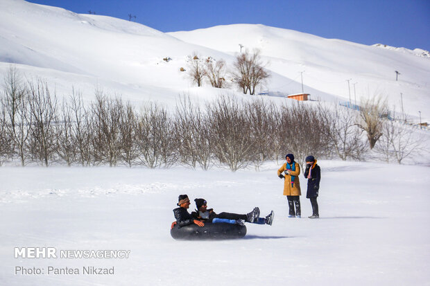 المنتجعات الثلجية على المرتفعات الغربية لإيران
